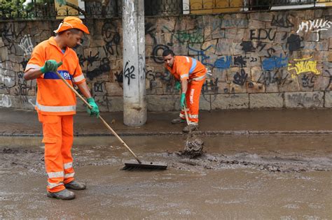 Comlurb Recolhe Toneladas De Res Duos Por Conta Das Chuvas