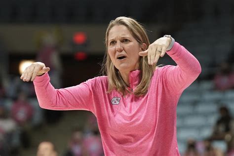 Unc Womens Basketball Coach Courtney Banghart Issues Apology For Nc