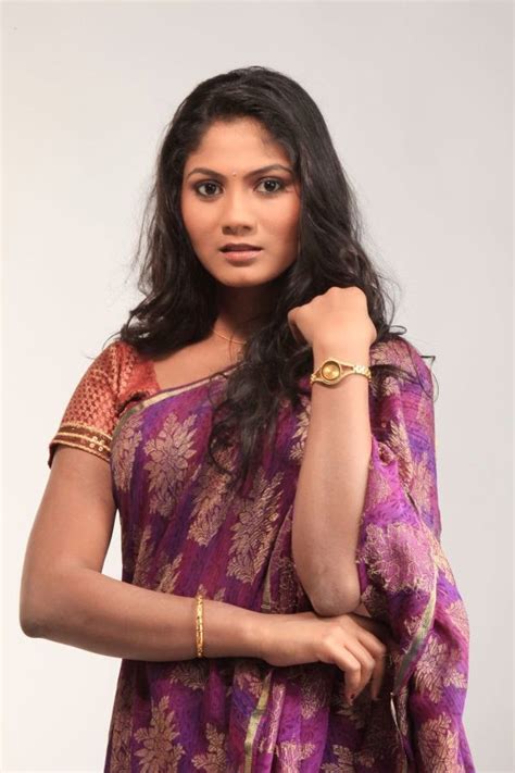 Actress Shruthi Latest Hot Stills Cine Gallery