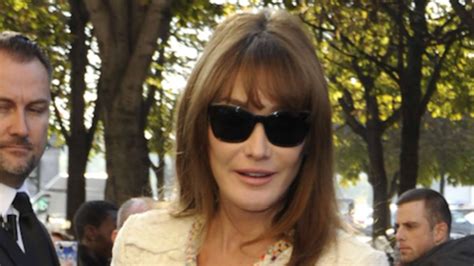 Carla Bruni Sarkozy D Voile Une Adorable Photo De Sa Fille Giulia