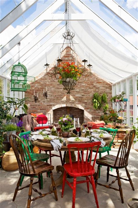 Let\'s put a little home in greenhouse design