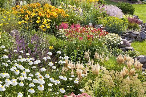 Tour And Be Inspired By This Historic Country Garden Day Lilies Clay