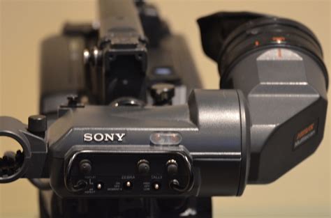 Sony PDW 700 XDCAM HD422 2 3 3CCD Camcorder W 24P