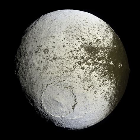 Iapetus Moon Facts