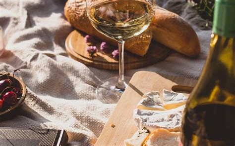 What wine to pair with cheese | BBC Maestro