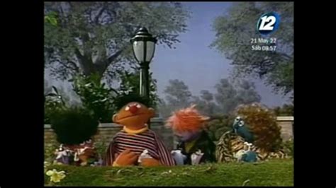 Plaza S Samo Sesame Street Don T Throw That Trash On The Ground