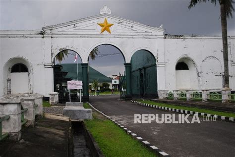 Benteng Kuto Besak Palembang Dipadati Ribuan Pengunjung Republika Online