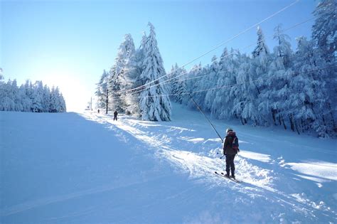 Les 10 Meilleures Stations De Ski Du Massif Central Un Havre De Beauté Et De Divertissement