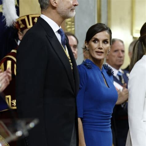 Los Reyes Felipe Y Letizia En La Jura De La Constitución De La Princesa Leonor La Familia Real