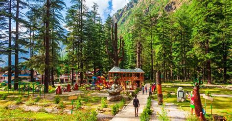 Grab best deal on Delhi to manali tour package