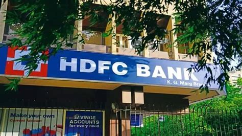 Hdfc Bank To Raise Rs 50 000 Crore Via Bonds Re Appoints Renu Karnad