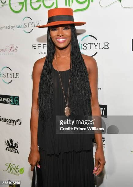 Hot Sexy Ariane Davis Bikini Pics