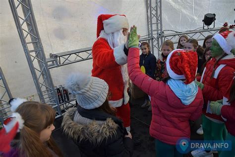 Foto Video Djed Mraz Stigao Je Na Koprivni Ku Bajku I Mali Ane