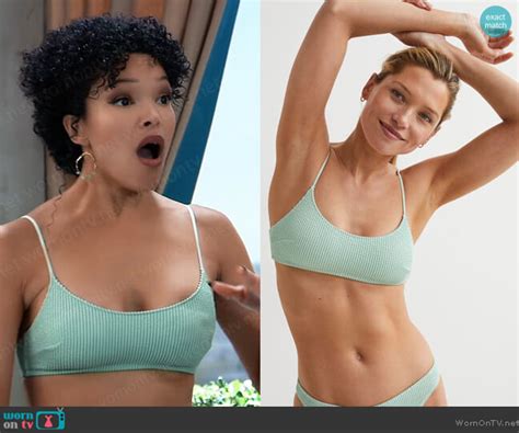 Hot Sexy Brook Kerr Bikini Pics