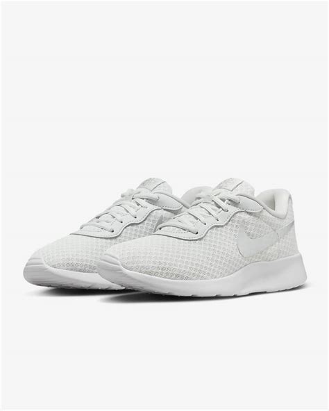 Nike Tanjun Easyon Women S Shoes Nike In