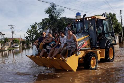 Crece La Tragedia Por Las Inundaciones En Sur De Brasil 96 Muertos Y