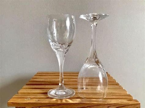 2 Schott Zwiesel Ballet Crystal Wine Glasses Collectible Barware