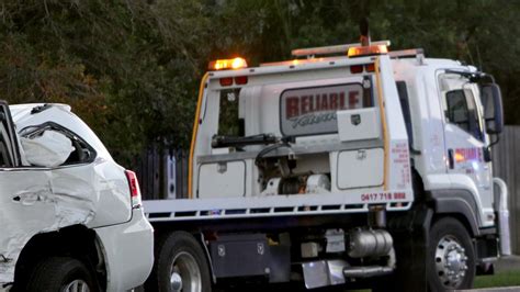 Alexandra Hills Crash Tow Truck Driver Who Tried To Save Couple