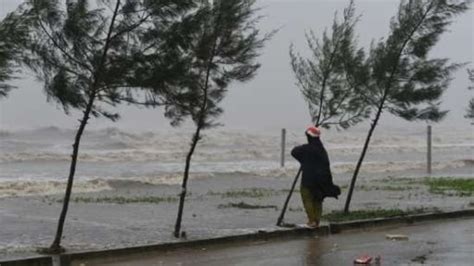 Severe Storm ‘doksuri Strengthens Into Typhoon As Philippines Battens Down World News