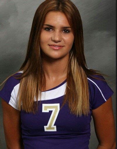 7 Hot Sexy Makena Lautner Bikini Pics