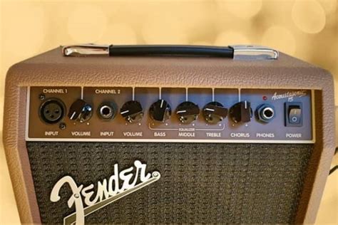 Fender Acoustasonic 15 - Review Of An Impressive Acoustic Amp