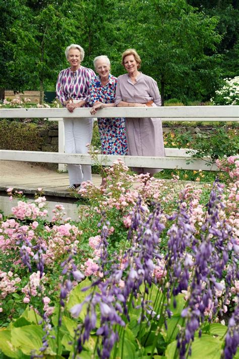 La Famille Royale Grecque Rejoint La Famille Royale Danoise Au Ch Teau