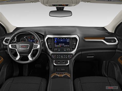 2021 GMC Acadia Pictures: | U.S. News