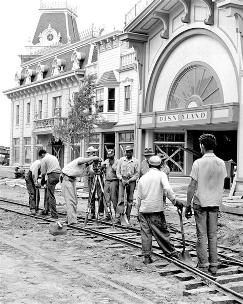 Building the Dream: The Making of Disneyland Park – Main Street, U.S.A ...