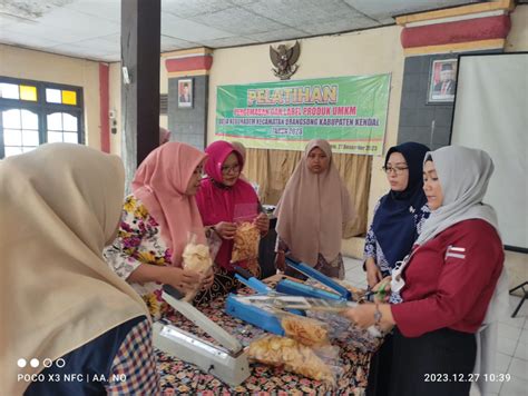 Kebonadem Pelatihan Pengemasan Dan Label Produk Umkm Desa Kebonadem