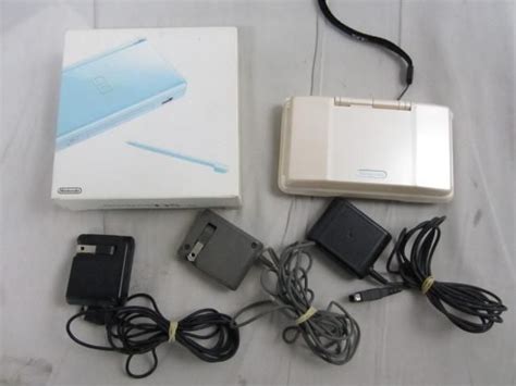 【傷や汚れあり】【同梱可】中古品 ゲーム ニンテンドーds 本体 Ds Lite Ntr 001 Usg 001 ホワイト ブルー 動作品 箱