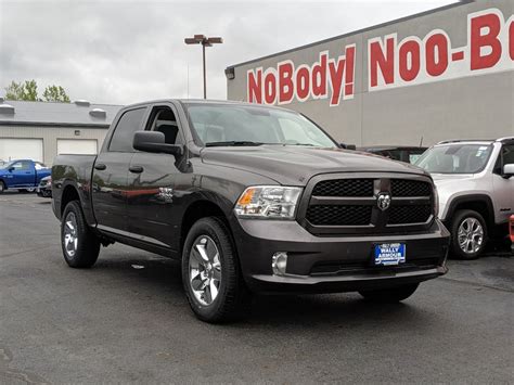 New 2019 Ram 1500 Classic Express Crew Cab In Alliance Dd1286 Wally Armour Chrysler Dodge