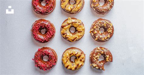 Brown and white donut with sprinkles photo – Free Food Image on Unsplash