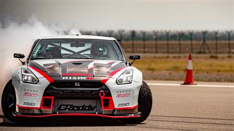 El Nissan GT R Nismo bate un nuevo récord Guinness al drift a mayor