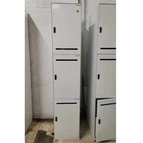 3 Door Steel Locker Used W O Key HMR Shop N Bid