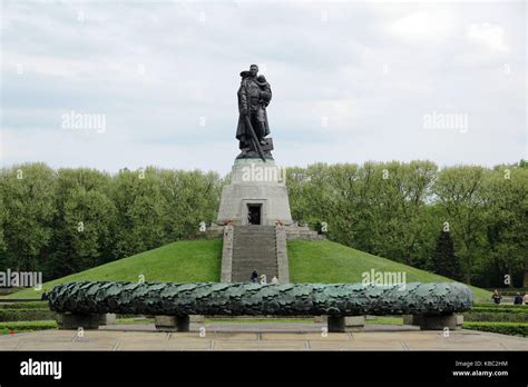 Treptower Park. Berlin Stock Photo - Alamy