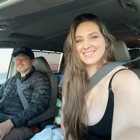 38 Weeks + 4 Days Pregnant…still pregnant. Hands, feet, face and knees