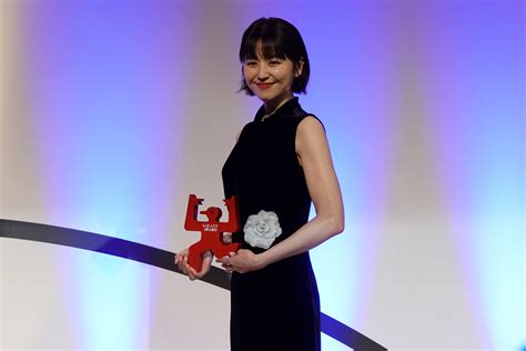 長澤まさみ 「第60回ギャラクシー賞」贈賞式に登壇！ 東宝芸能