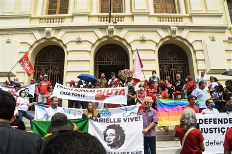 Quem A Professora Que Iniciou Leitura Da Carta Aos Brasileiros Em Sp