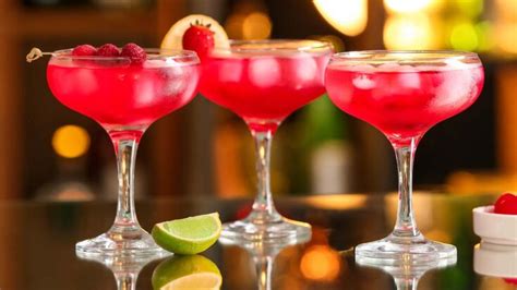 10 Best Cosmopolitan Cocktails to Try