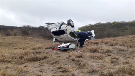 Impactante vuelco de un vehículo tras un accidente sobre la ruta 9