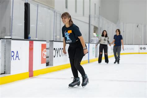 Teen/Adult Skating - Berger Foundation Iceplex