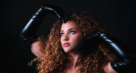 EXCLUSIVE! Sofie Dossi spills on the story behind her very first single ...