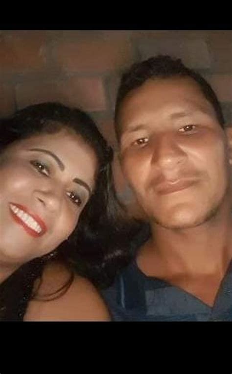 Mulher mata marido ao jogar faca e acertá lo na perna durante briga em