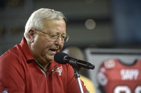 gene deckerhoff  headed   florida broadcasters hall  fame