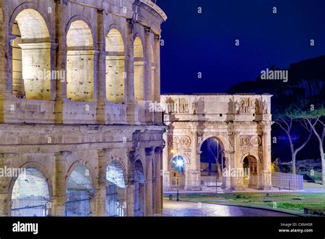 Colosseo Roma E Arco Di Constantino Italia Roman Colloseum And Arch