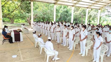 Entregan Cofias E Insignia A Estudiantes De Enfermería General Del