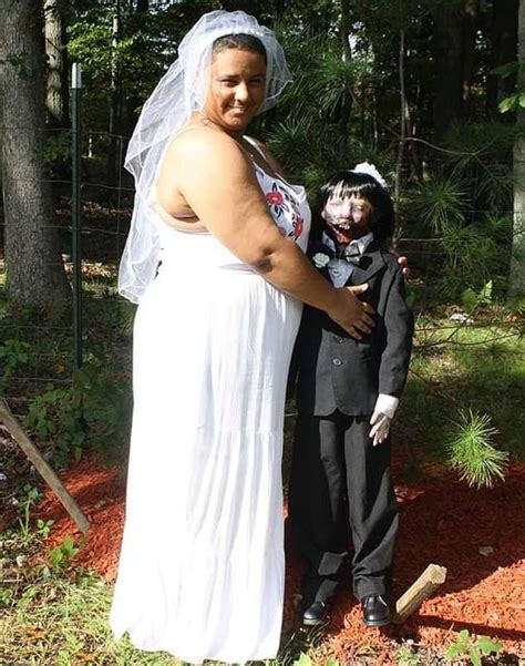 Jovem Se Casou Uma Boneca Zumbi Que Ela Comprou Na Internet MDig