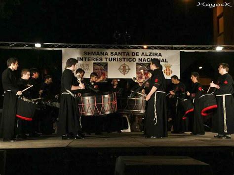 La Banda De Tambores De La Cofrad A Del Descendimiento De La Cruz De