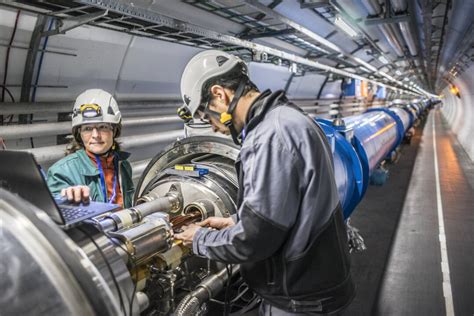 Le CERN redémarre son plus grand accélérateur de particules à la