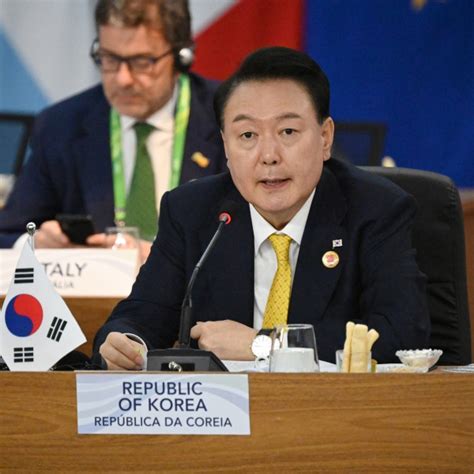 In Corea Del Sud Il Presidente Yoon Proclama La Legge Marziale Contro